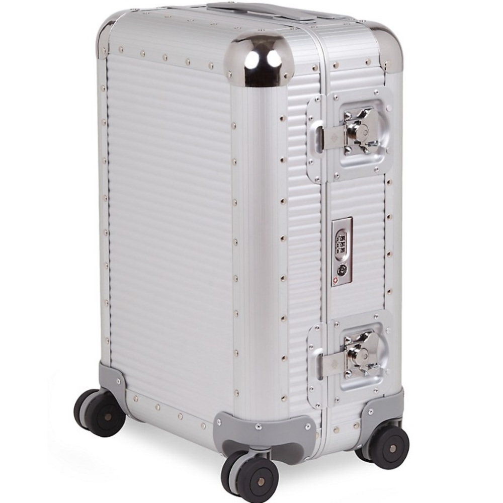 Bank Suitcase 53 21”
exclusively made in Italy. https://us.fpm.it/